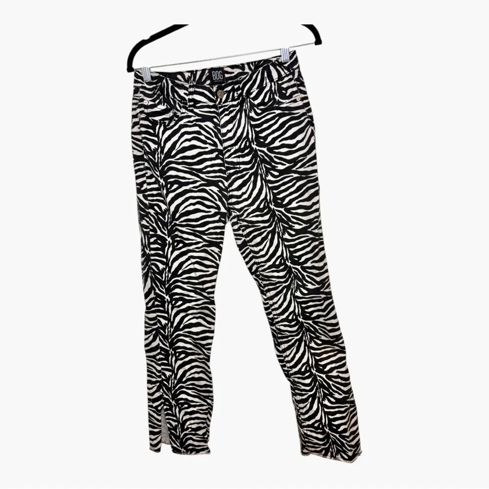 BDG Zebra Print Straight Leg Mid Rise Jeans Cool Girl Y2K Indie Size 27